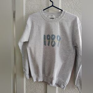 Taylor Swift Gray 1989 Graphic Top